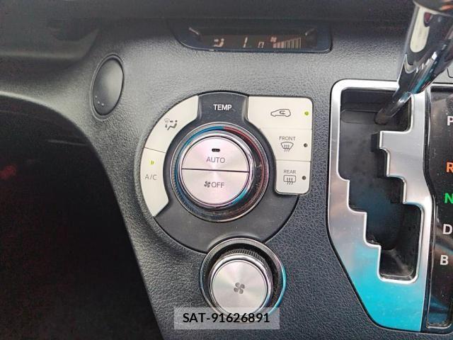 Toyota SIENTA 2017-12 8628901-18