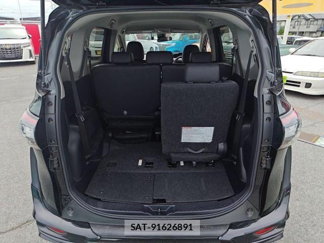 Toyota SIENTA 2017-12 8628901-25