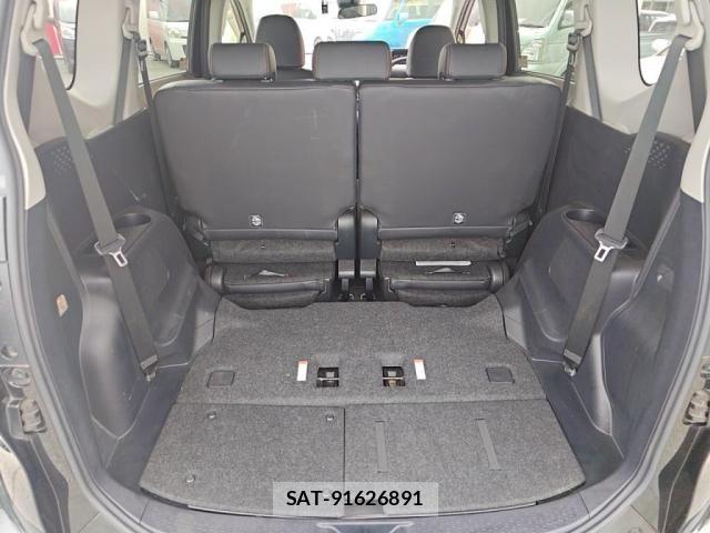 Toyota SIENTA 2017-12 8628901-26