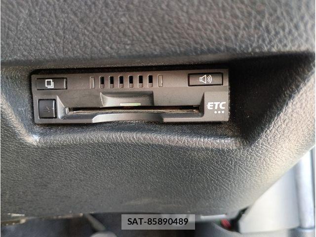 Toyota SIENTA 2021-07 8628904-15