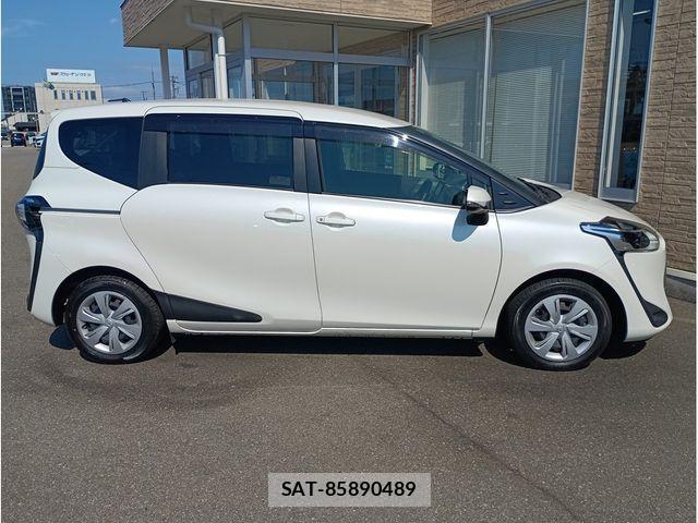 Toyota SIENTA 2021-07 8628904-2