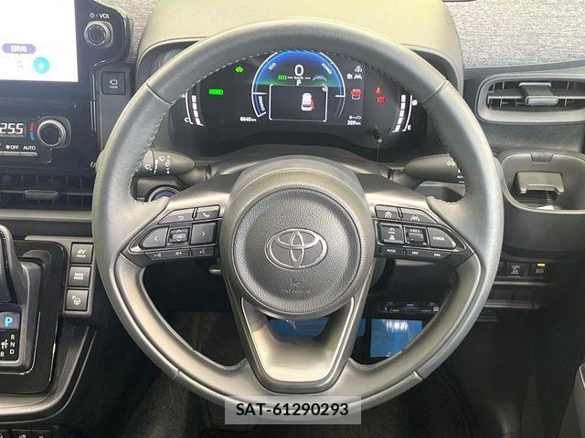 Toyota SIENTA 2023-09 8628895-10