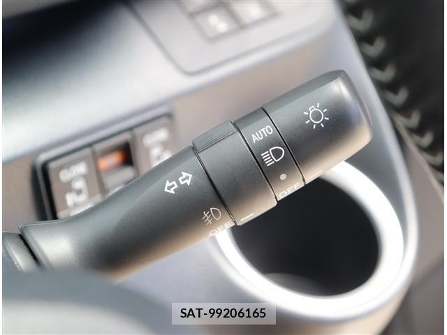 Toyota SIENTA 2021-01 8661581-14