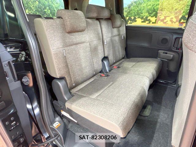 Toyota SIENTA 2026-06 8661572-8