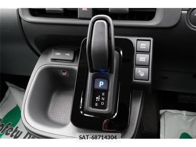 Toyota SIENTA 2025-03 8661571-21