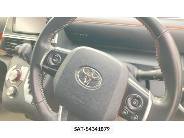 Toyota SIENTA 2016-05 8661587-13