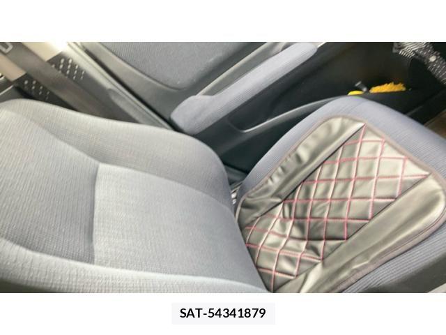 Toyota SIENTA 2016-05 8661587-17