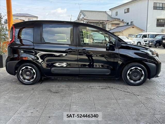 Toyota SIENTA 2022-11 8661583-10
