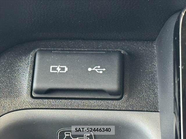 Toyota SIENTA 2022-11 8661583-26