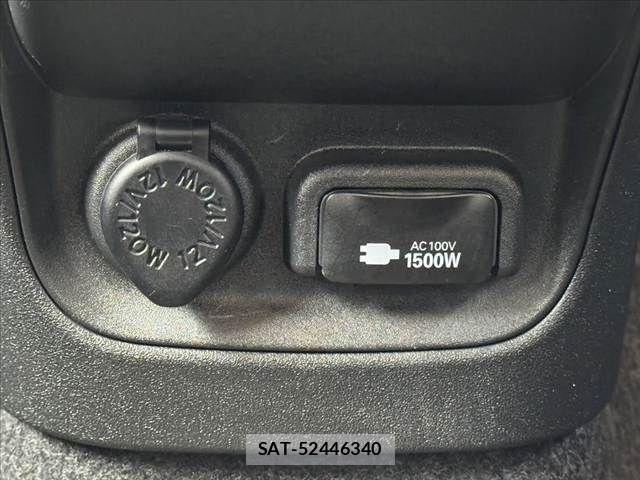 Toyota SIENTA 2022-11 8661583-27