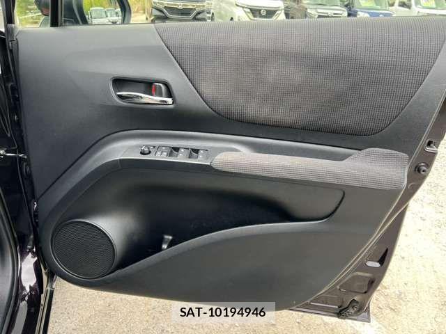 Toyota SIENTA 2017-09 8661589-7