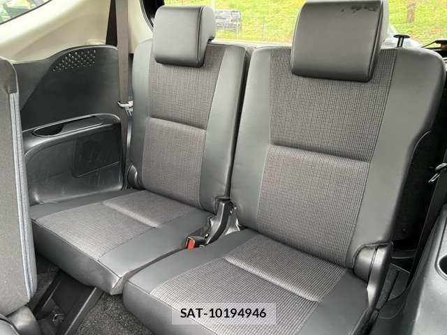 Toyota SIENTA 2017-09 8661589-12