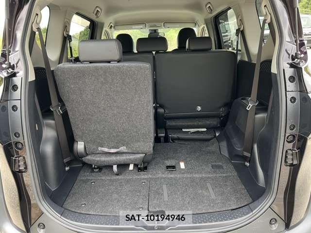 Toyota SIENTA 2017-09 8661589-14