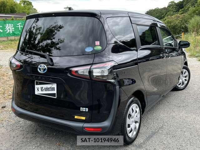 Toyota SIENTA 2017-09 8661589-1