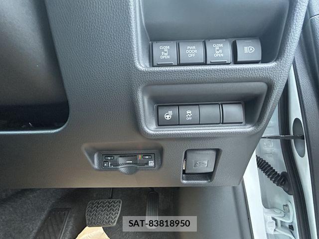 Toyota SIENTA 2026-08 8661573-15