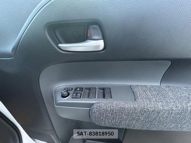 Toyota SIENTA 2026-08 8661573-17