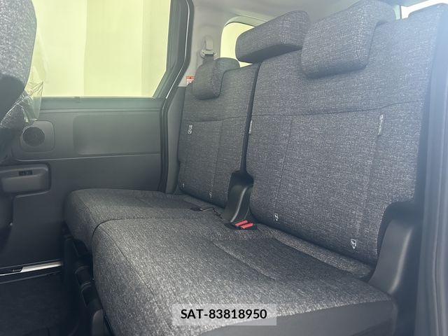 Toyota SIENTA 2026-08 8661573-21