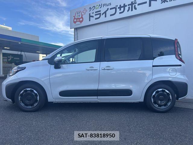 Toyota SIENTA 2026-08 8661573-2