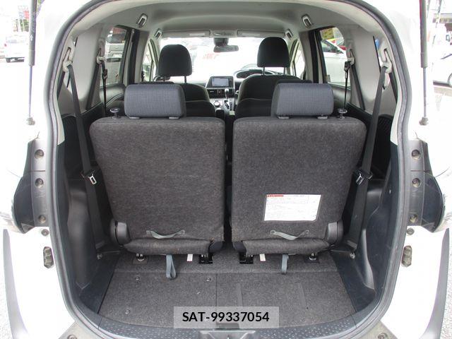 Toyota SIENTA 2015-10 8666916-11