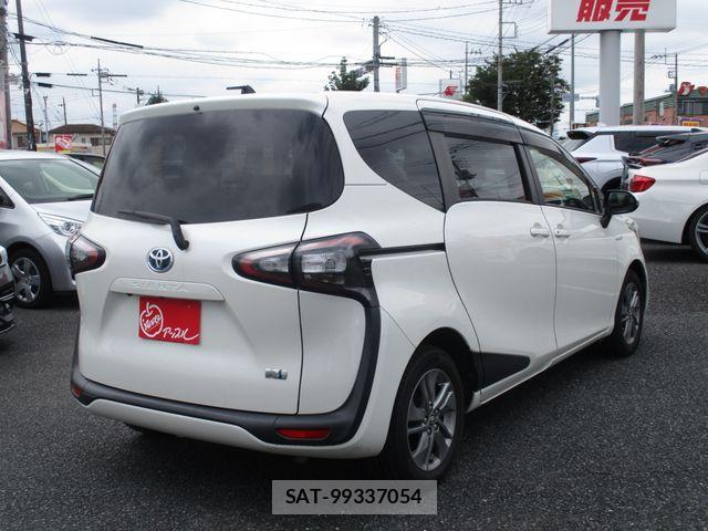 Toyota SIENTA 2015-10 8666916-2