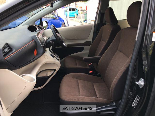 Toyota SIENTA 2017-06 8661596-17