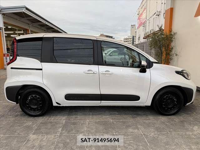 Toyota SIENTA 2026-01 8661580-11