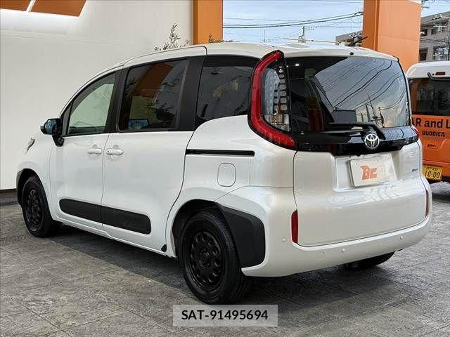 Toyota SIENTA 2026-01 8661580-12