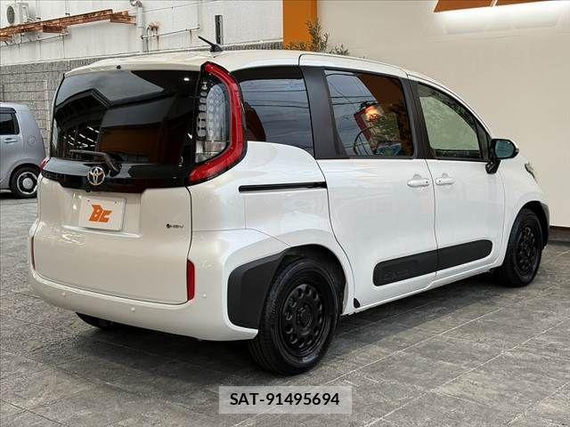 Toyota SIENTA 2026-01 8661580-14
