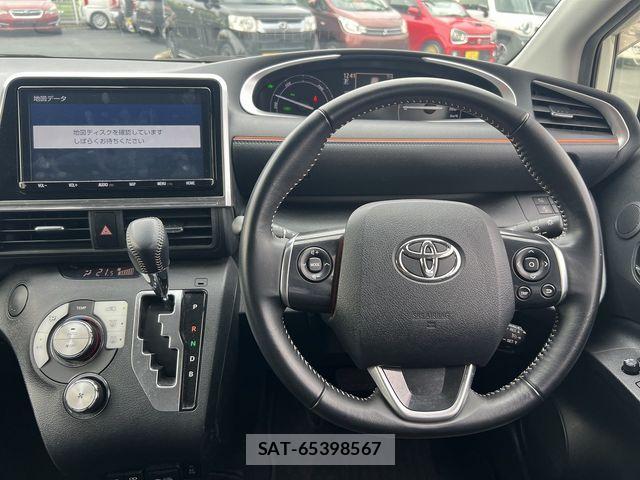 Toyota SIENTA 2022-01 8661585-7