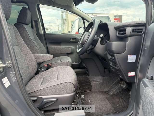Toyota SIENTA 2023-07 8661582-11