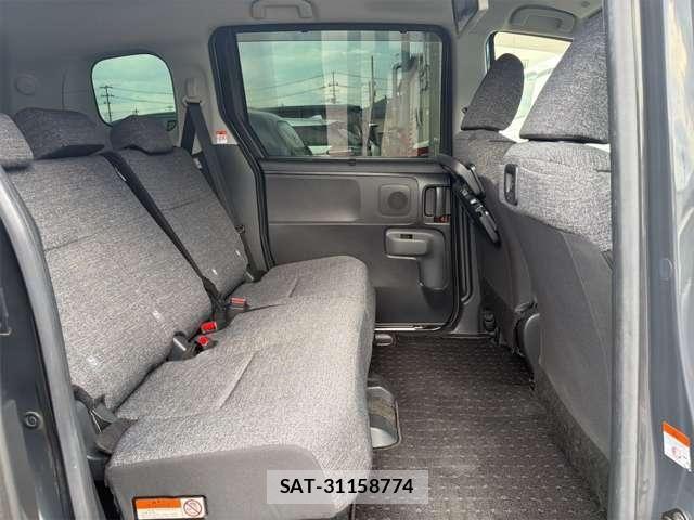 Toyota SIENTA 2023-07 8661582-12