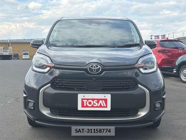 Toyota SIENTA 2023-07 8661582-17