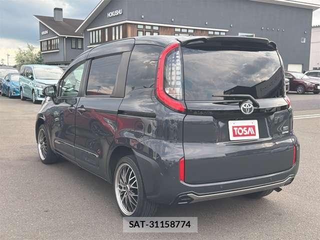 Toyota SIENTA 2023-07 8661582-25