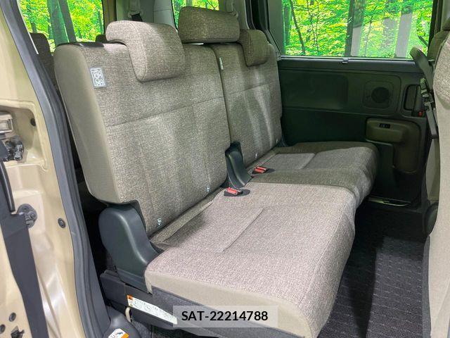Toyota SIENTA 2024-08 8661577-8