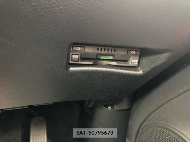 Toyota SIENTA 2018-07 8661599-21