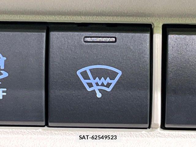 Toyota SIENTA 2024-05 8661579-6