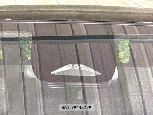 Toyota SIENTA 2024-09 8686564-3