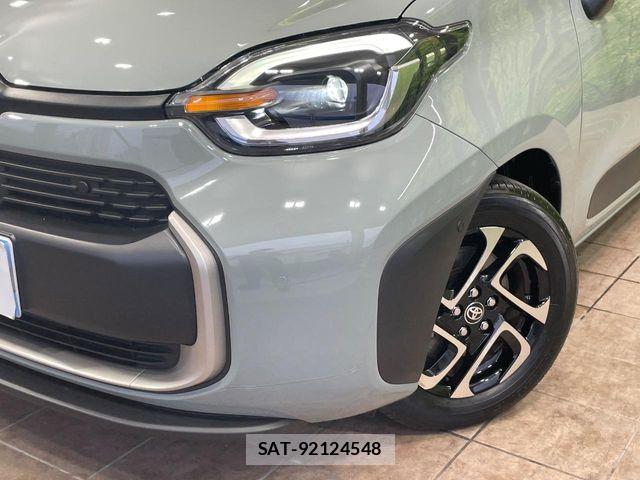 Toyota SIENTA 2023-08 8686562-12