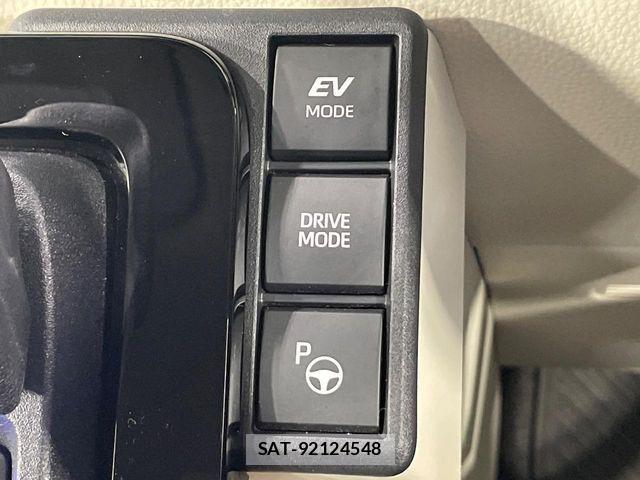 Toyota SIENTA 2023-08 8686562-6