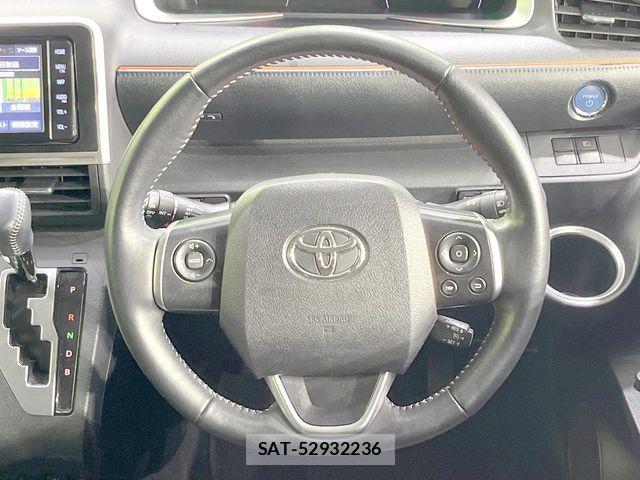 Toyota SIENTA 2021-10 8686565-11