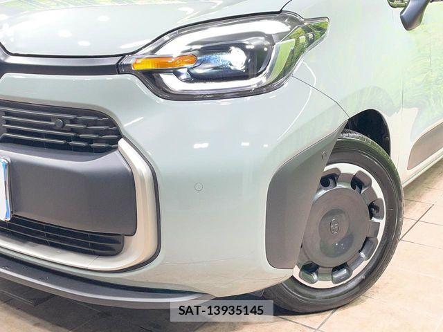 Toyota SIENTA 2025-04 8686561-12