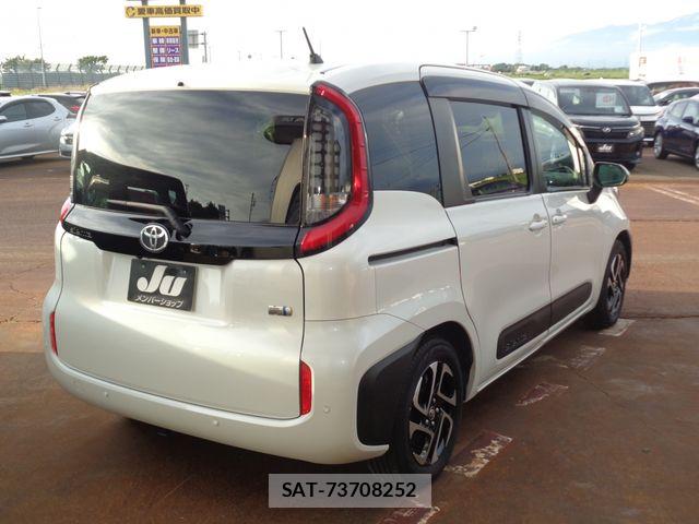 Toyota SIENTA 2022-10 8745871-2