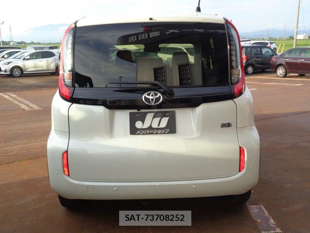 Toyota SIENTA 2022-10 8745871-6