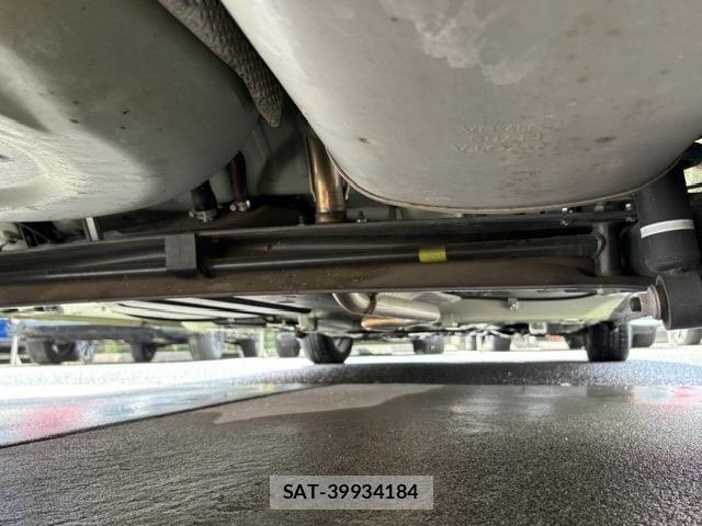 Toyota SIENTA 2021-07 8745877-15