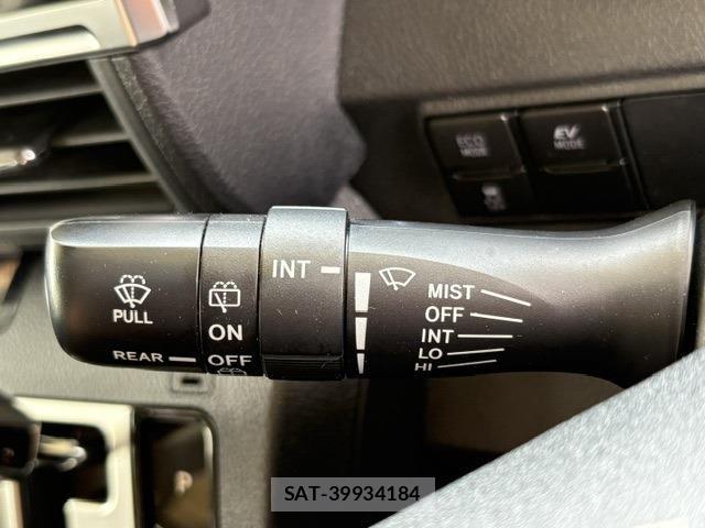 Toyota SIENTA 2021-07 8745877-23