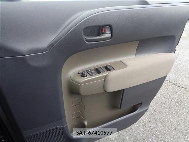 Toyota SIENTA 2023-05 8745875-28