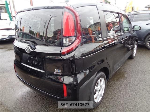 Toyota SIENTA 2023-05 8745875-7