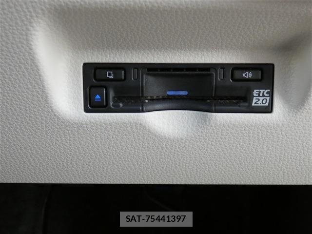 Toyota SIENTA 2023-07 8745870-19
