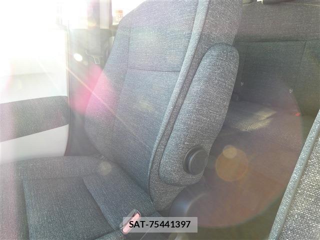Toyota SIENTA 2023-07 8745870-25