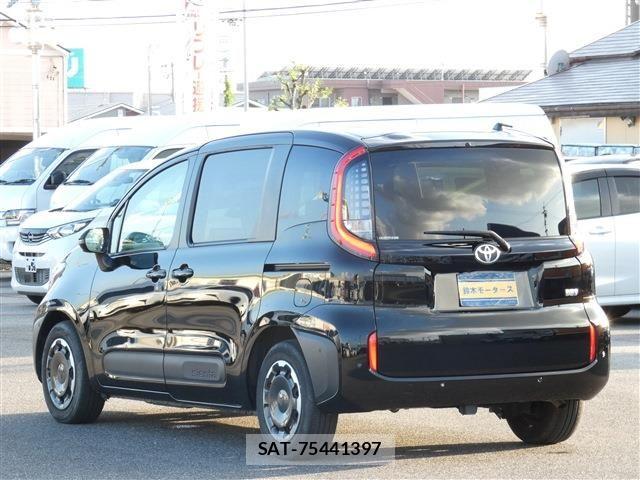 Toyota SIENTA 2023-07 8745870-5